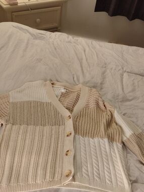 VENUS Neutral Tone Colorblock Knit Cardigan - Cream & Beige